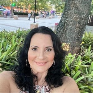 Meet your Posher, Milagros